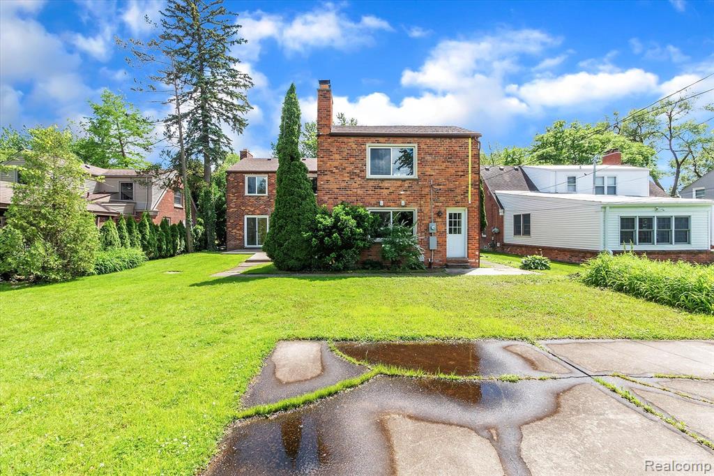 1058 Roslyn Road Grosse Pointe Woods, MI 48236 - Photo 41 of 43