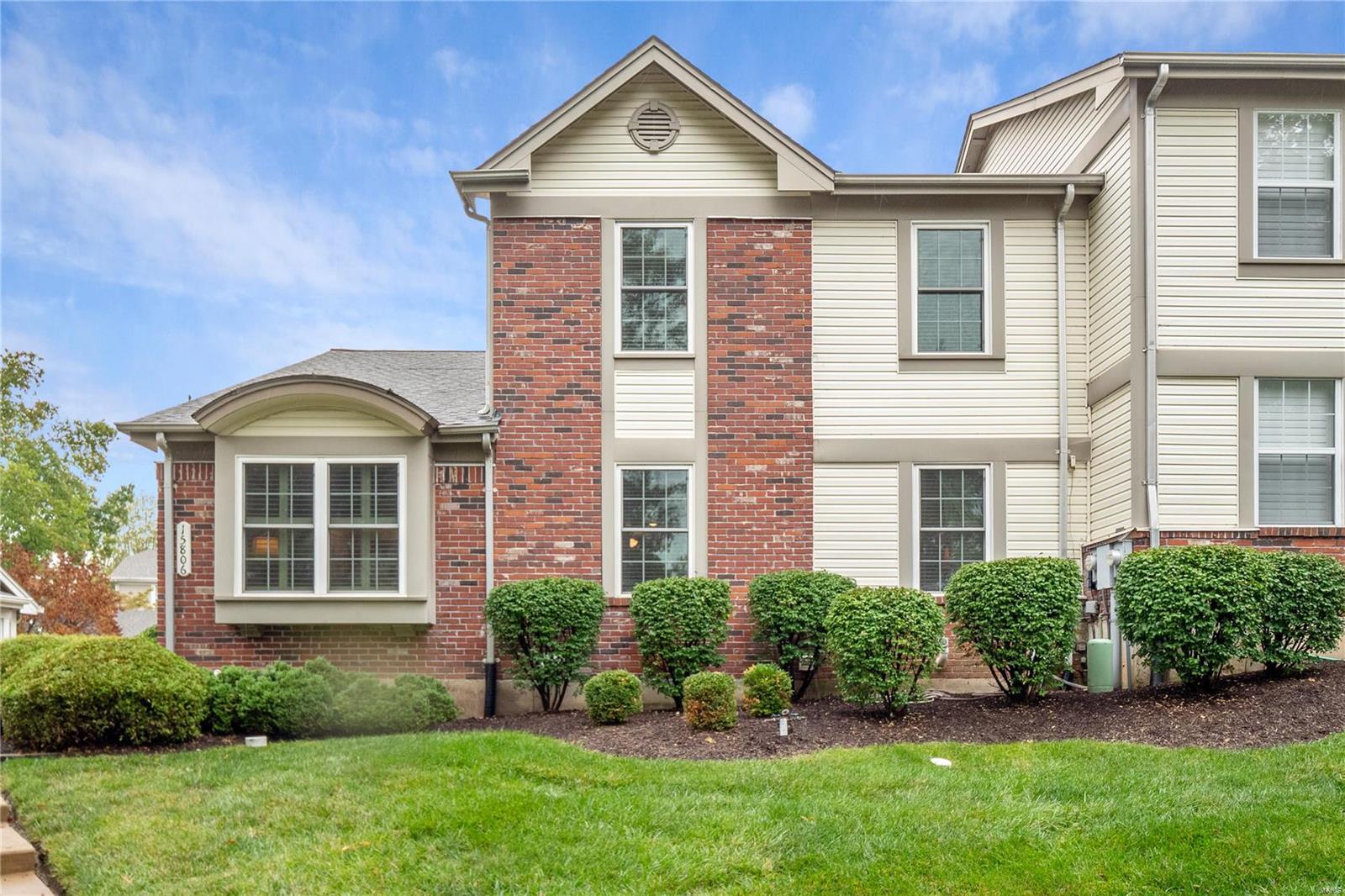 15806 Thomas Ridge Court Chesterfield, MO 63017 - Photo 2 of 35