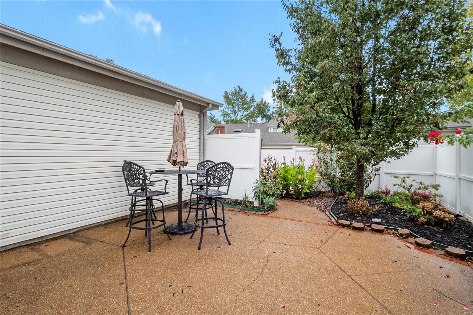 15806 Thomas Ridge Court Chesterfield, MO 63017 - Photo 4 of 35