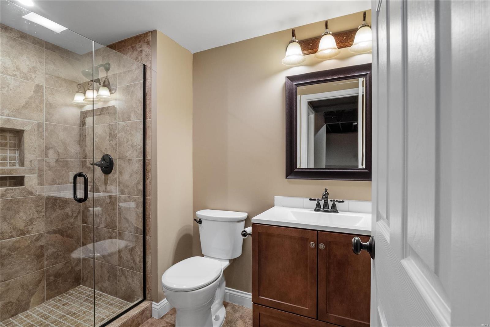 15806 Thomas Ridge Court Chesterfield, MO 63017 - Photo 9 of 35