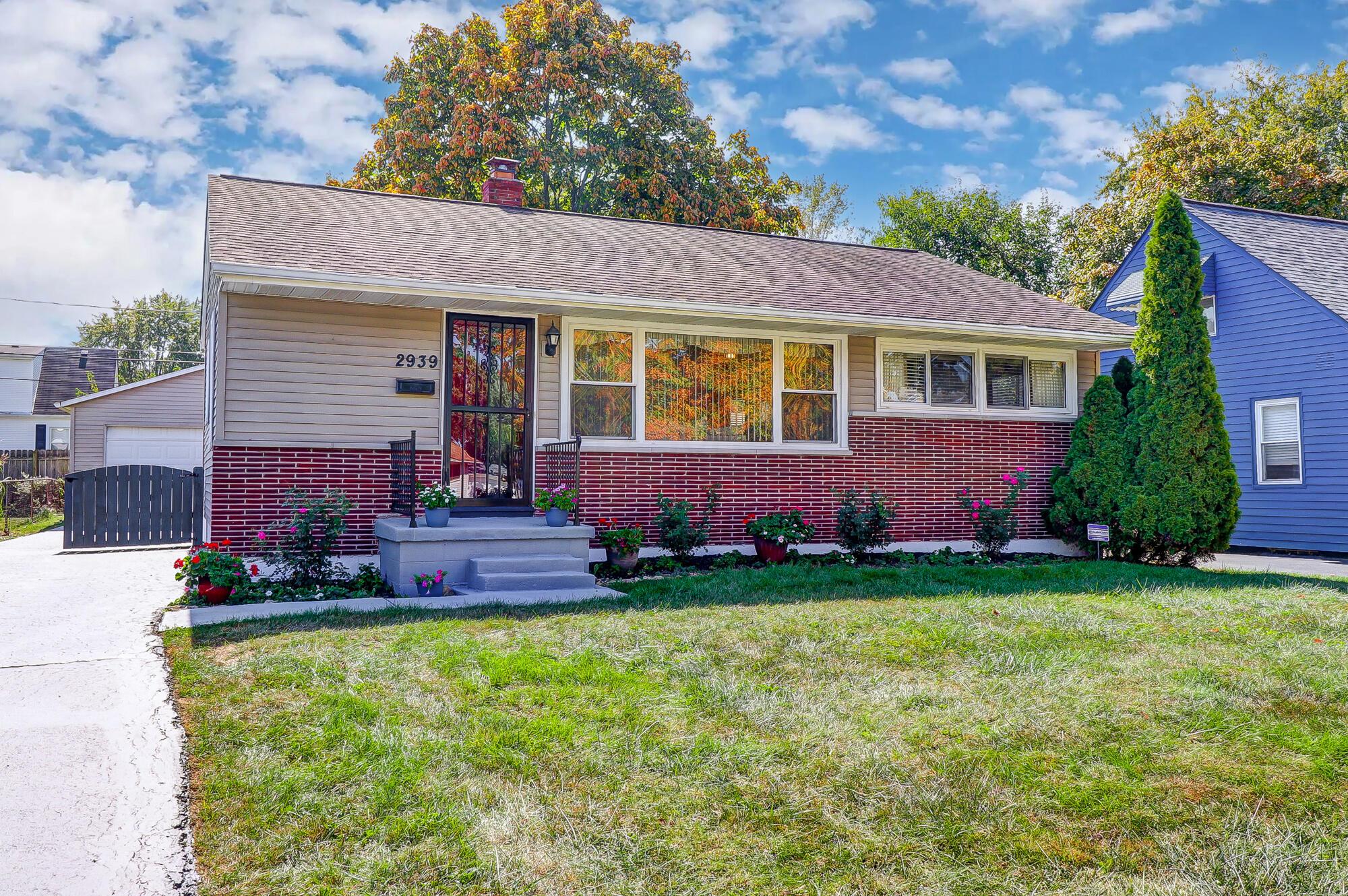 2939 Templeton Road Columbus, OH 43209 - Photo 2 of 33 003
