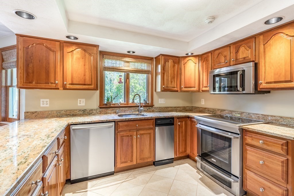 80 Jackman Street Georgetown, MA 01833 - Photo 13 of 42 Gallery Image 13