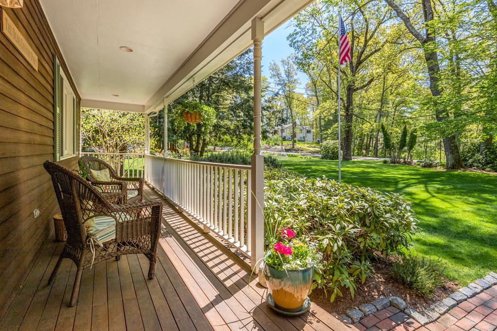 80 Jackman Street Georgetown, MA 01833 - Photo 3 of 42 Gallery Image 3