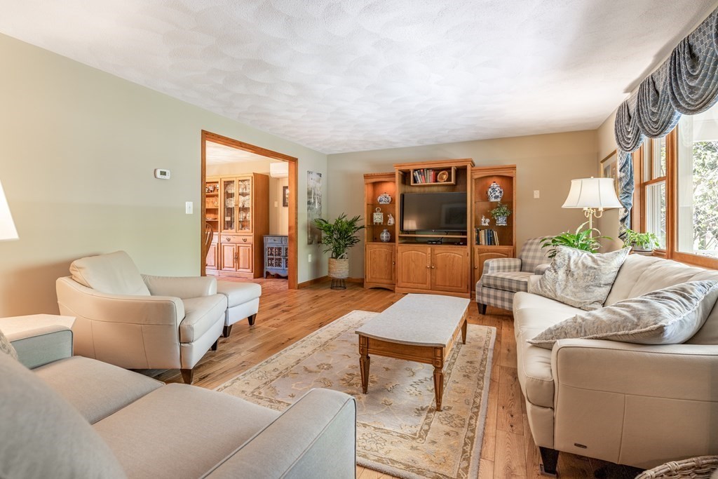 80 Jackman Street Georgetown, MA 01833 - Photo 6 of 42 Gallery Image 6