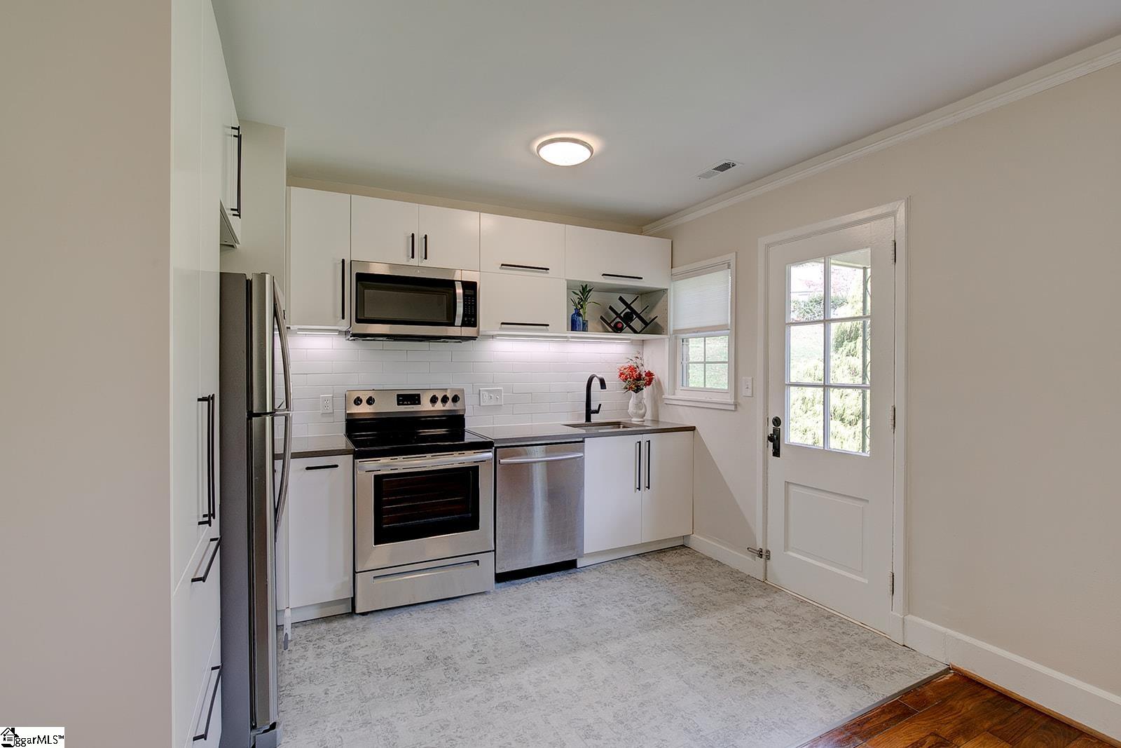 600 University Ridge, Unit 24 Greenville, SC 29601 - Photo 5 of 19 Gallery Image 5