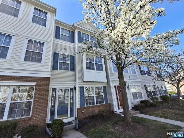 $495,000 | 16 Puchala Drive, Sayreville, NJ 08859