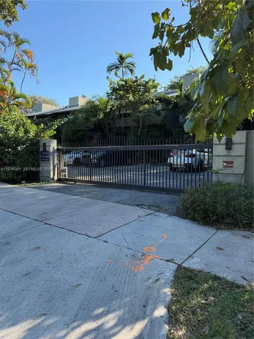 $660,000 | 1000 Northwest N River Drive, Unit 20, Miami, FL 33136