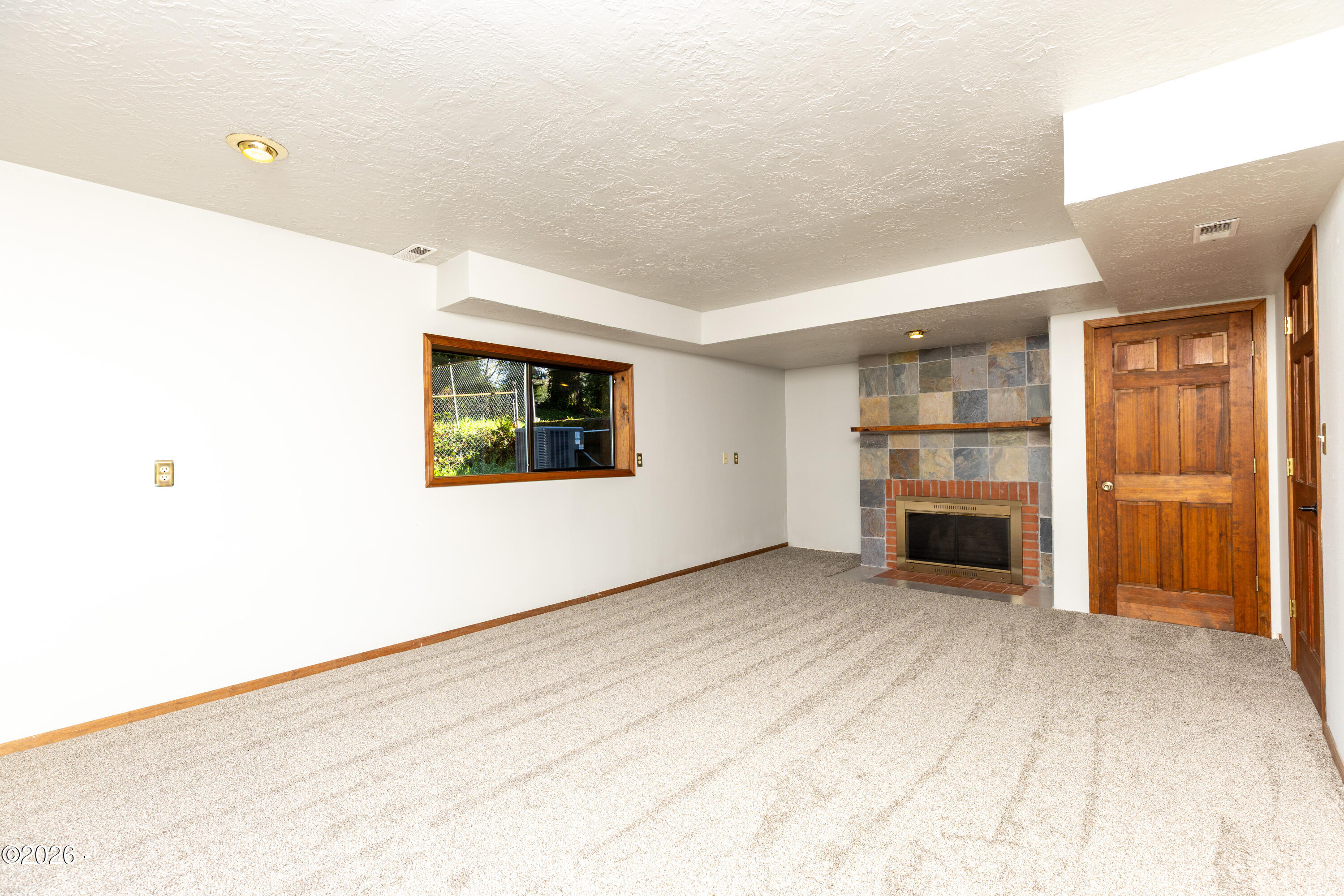 1484 Yasek Loop Toledo, OR 97391 - Photo 25 of 51 1484yasek-60