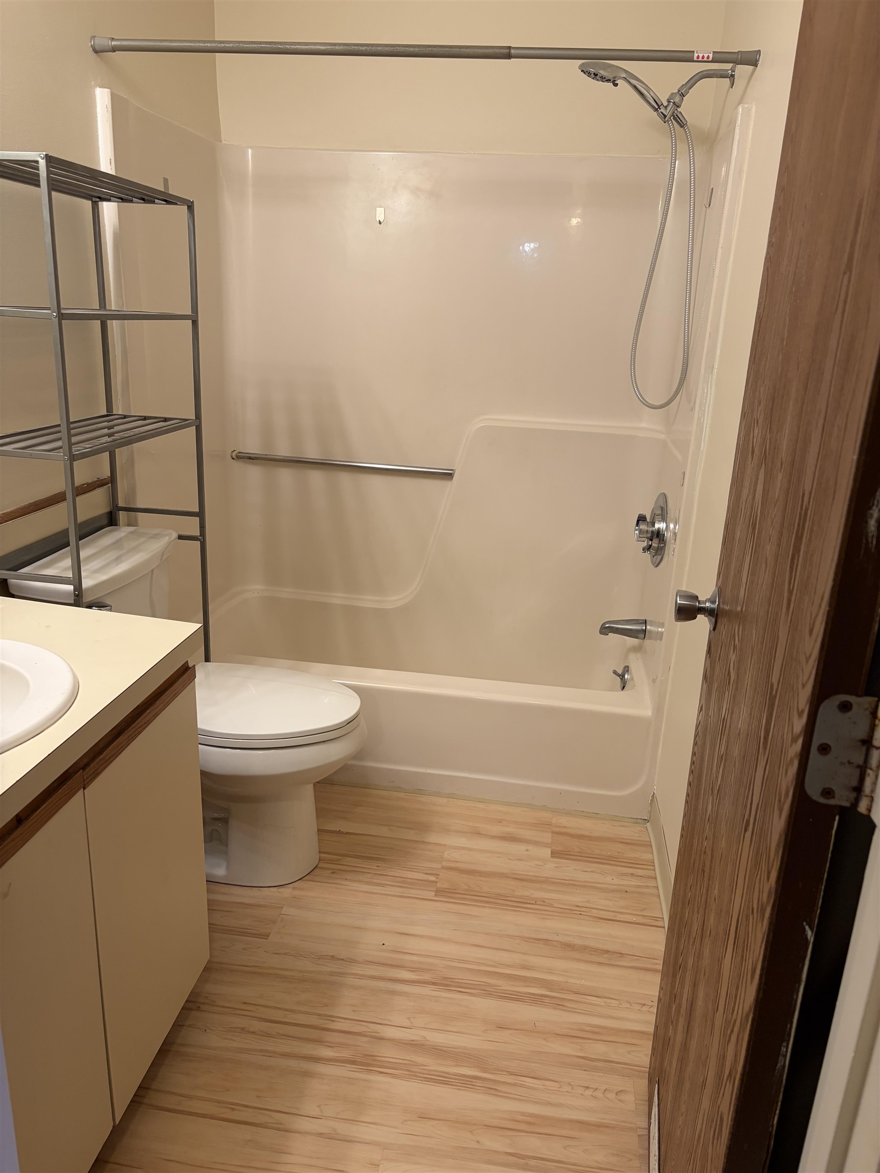 113 Cluff Crossing Road, Unit 28 Salem, NH 03079 - Photo 10 of 17 Gallery Image 10