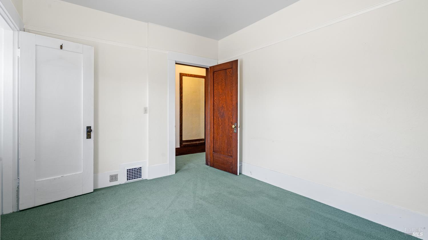 563 Jefferson Street Napa, CA 94559 - Photo 20 of 55 a view of an empty room