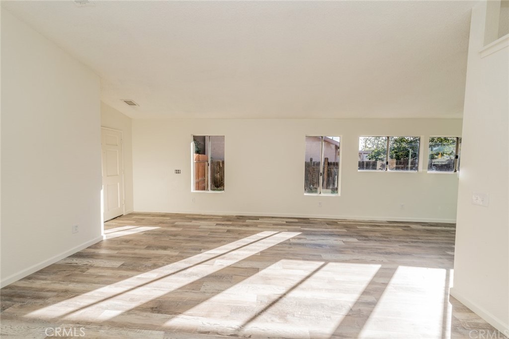 24297 Sun Valley Road Moreno Valley, CA 92553 - Photo 4 of 30