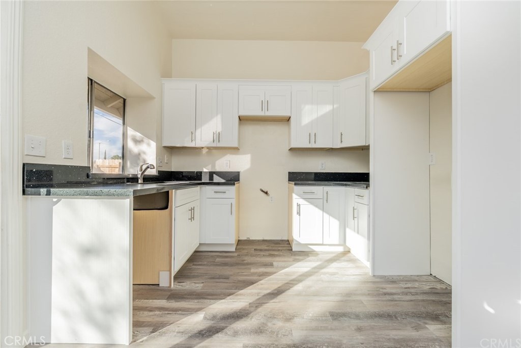 24297 Sun Valley Road Moreno Valley, CA 92553 - Photo 6 of 30