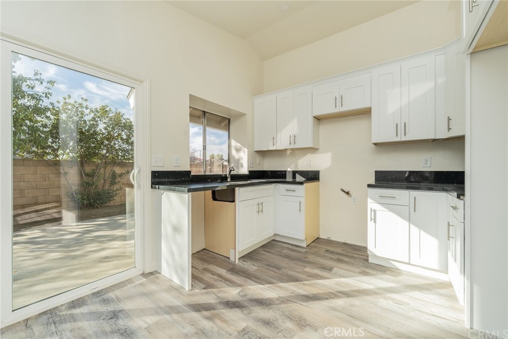 24297 Sun Valley Road Moreno Valley, CA 92553 - Photo 9 of 30