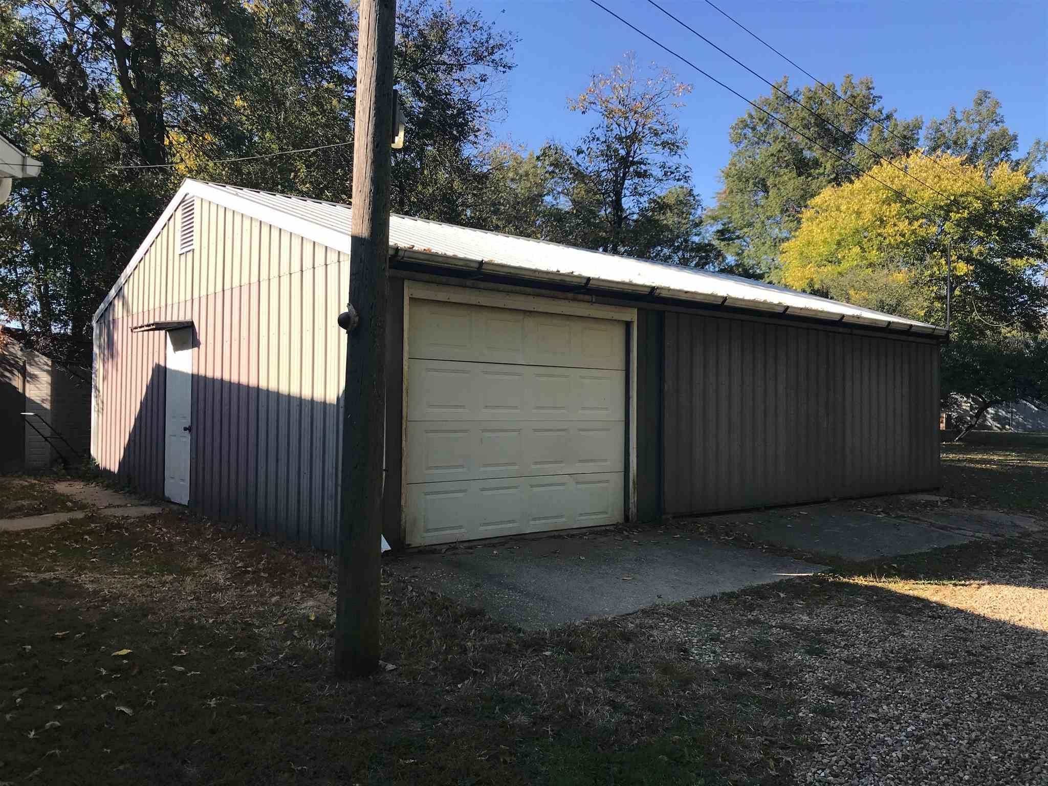 6471 Franklin Road Sumner, IL 62466 - Photo 14 of 25 Gallery Image 14