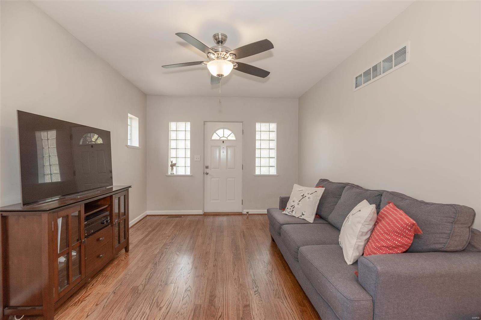 7456 Richmond Place St. Louis, MO 63143 - Photo 4 of 37