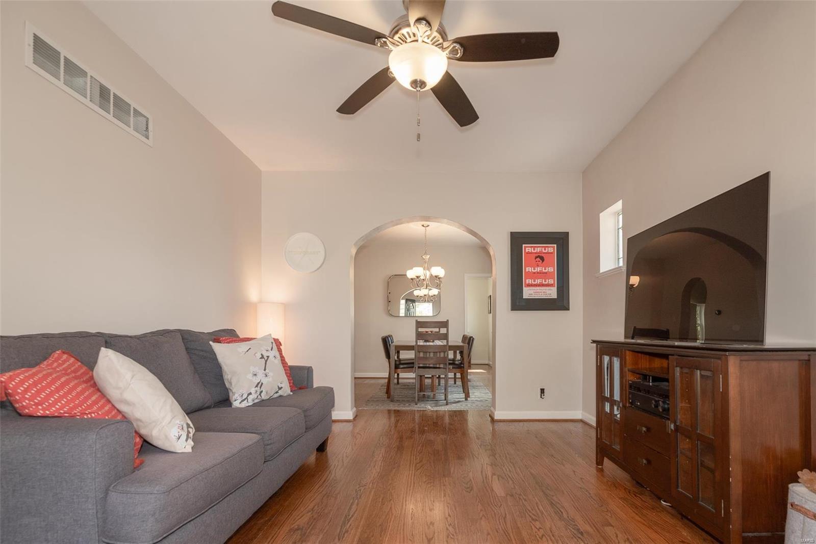 7456 Richmond Place St. Louis, MO 63143 - Photo 5 of 37