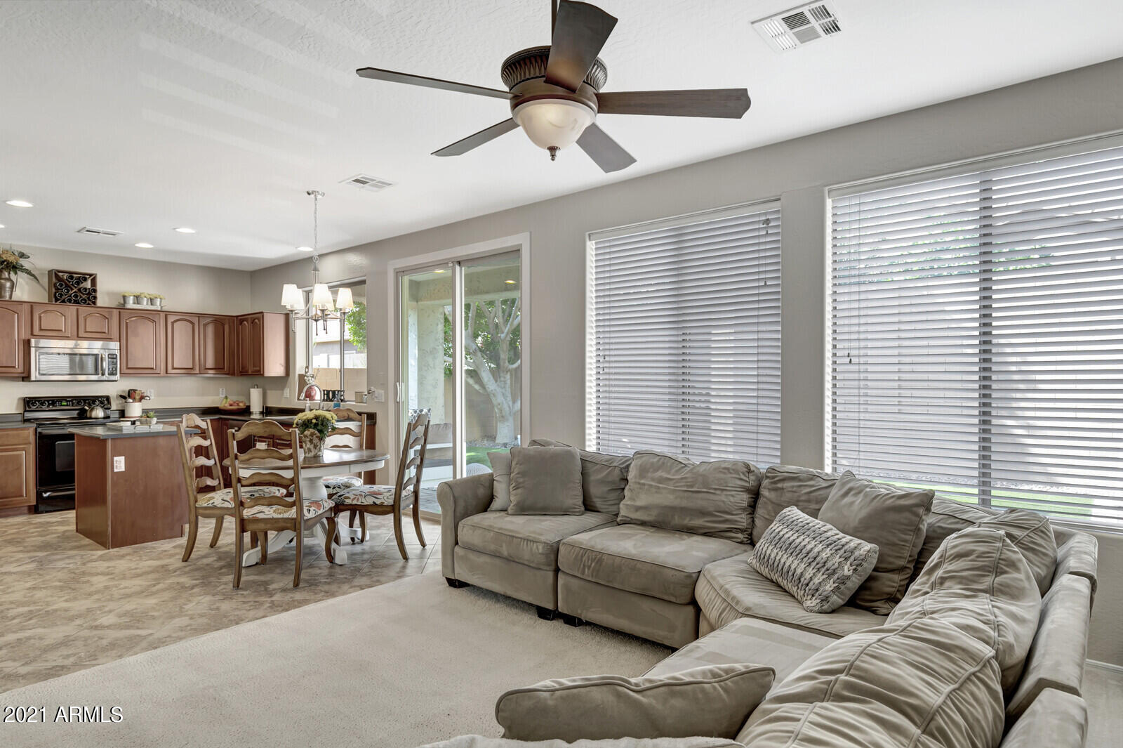 2506 West Florentine Road Phoenix, AZ 85086 - Photo 9 of 41 10_2506_W_Florentine_Rd__10_mls