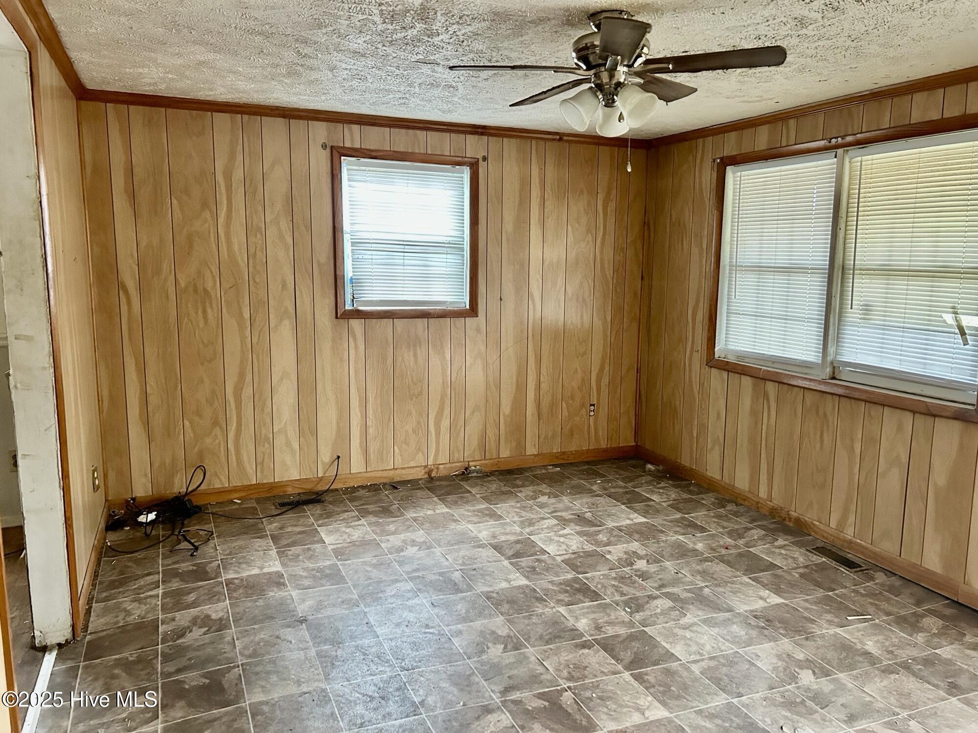 14081 Oil Mill Road Gibson, NC 28343 - Photo 7 of 17 Living Room
