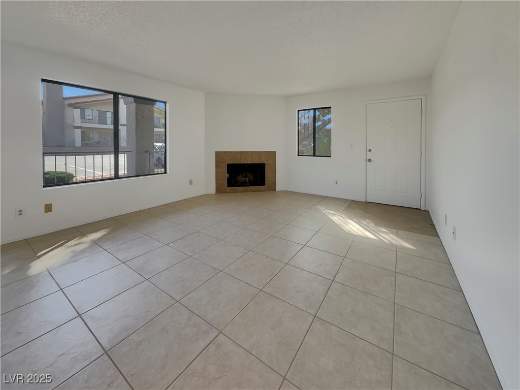 1575 West Warm Springs Road, Unit 1111 Henderson, NV 89014 - Photo 3 of 19 Gallery Image 3