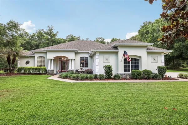 $570,000 | 19200 Lake Swatara Drive, Eustis, FL 32736