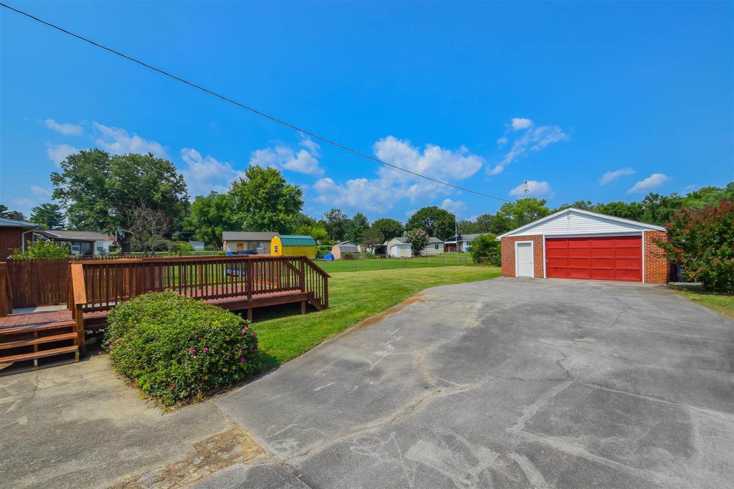 2027 Laura Road Northwest Roanoke, VA 24017 - Photo 22 of 26 a view of backyard with green space