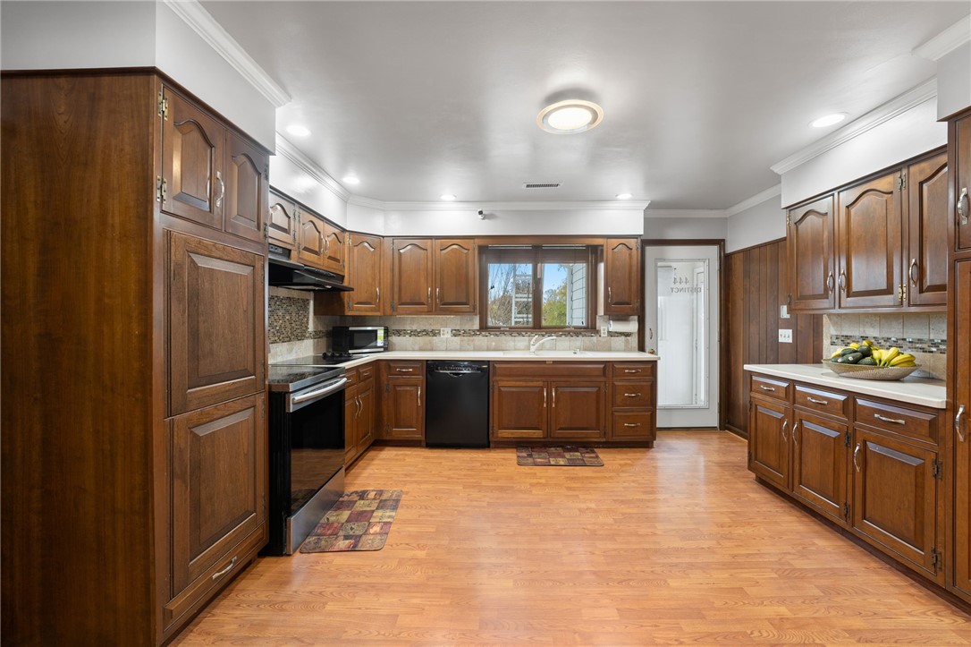 446 Budlong Road Cranston, RI 02920 - Photo 16 of 35