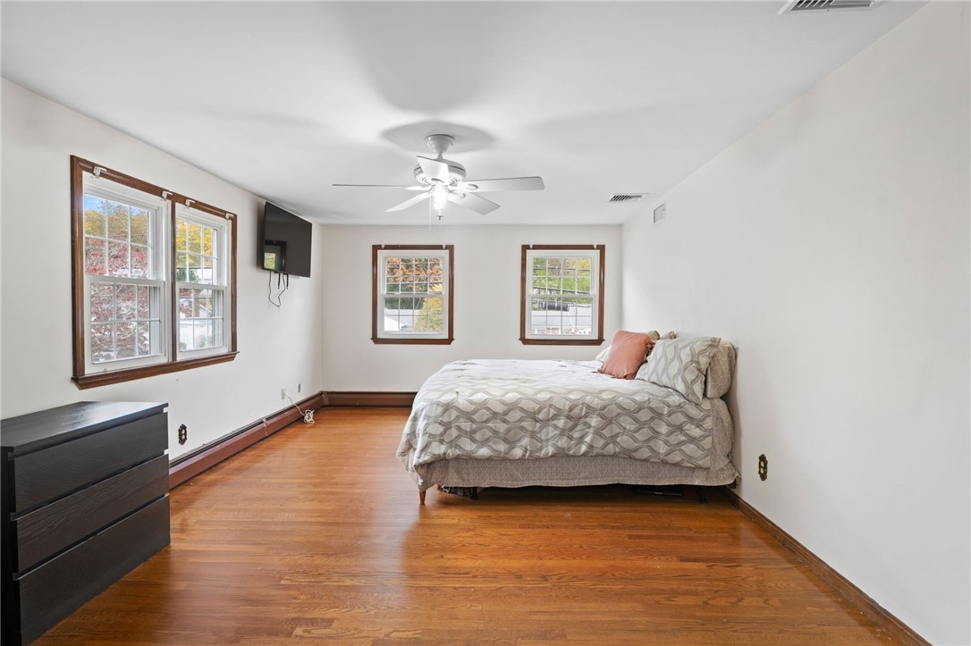 446 Budlong Road Cranston, RI 02920 - Photo 4 of 35