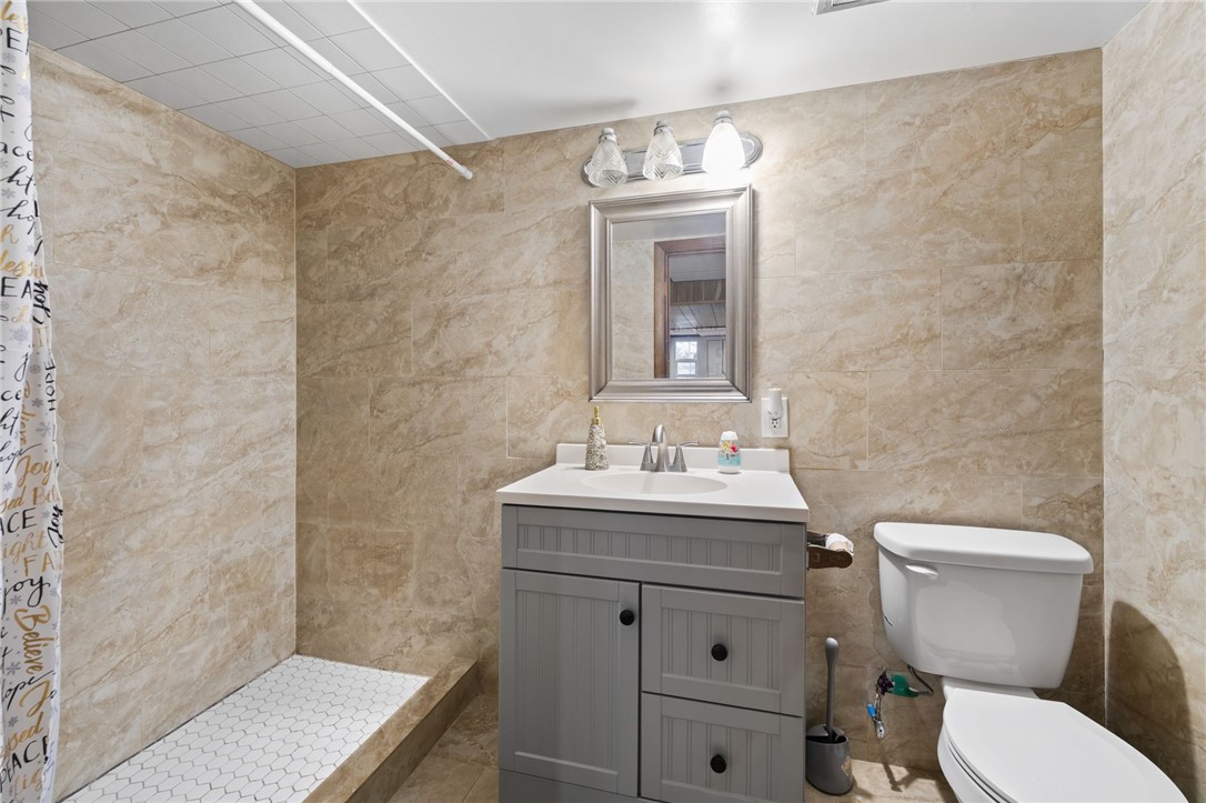 446 Budlong Road Cranston, RI 02920 - Photo 7 of 35