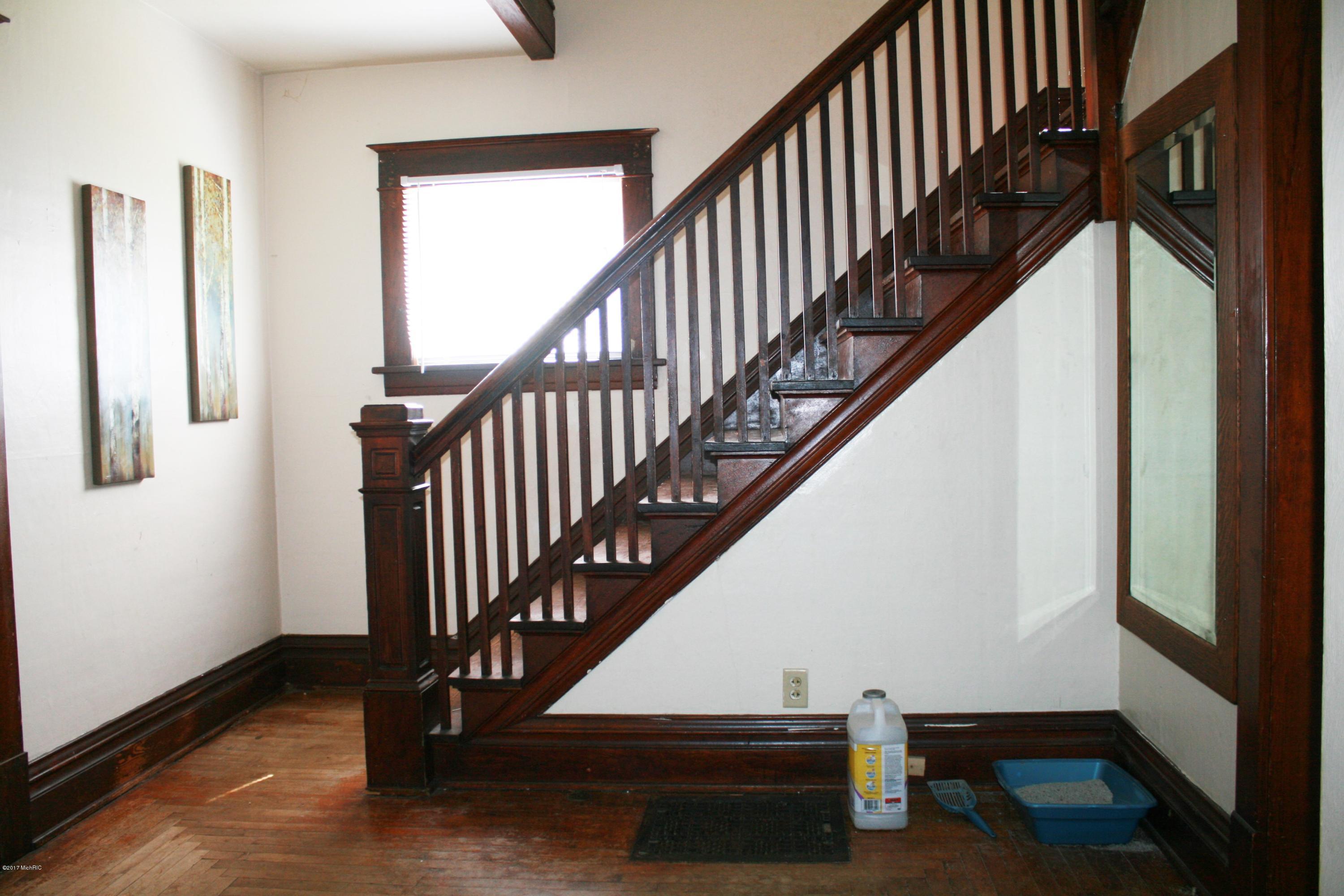 513 South Main Street Bellevue, MI 49021 - Photo 6 of 10 IMG_9084 (2)
