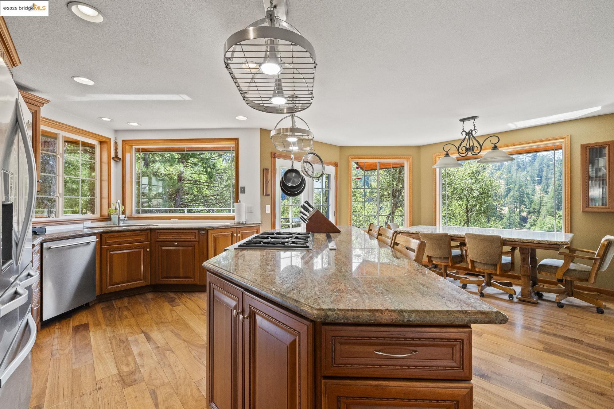 20162 Pine Mountain Drive Groveland, CA 95321 - Photo 14 of 57