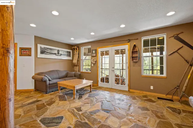 $1,230,000 | 20162 Pine Mountain Drive, Groveland, CA 95321