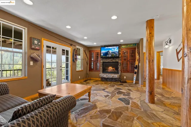 $1,230,000 | 20162 Pine Mountain Drive, Groveland, CA 95321