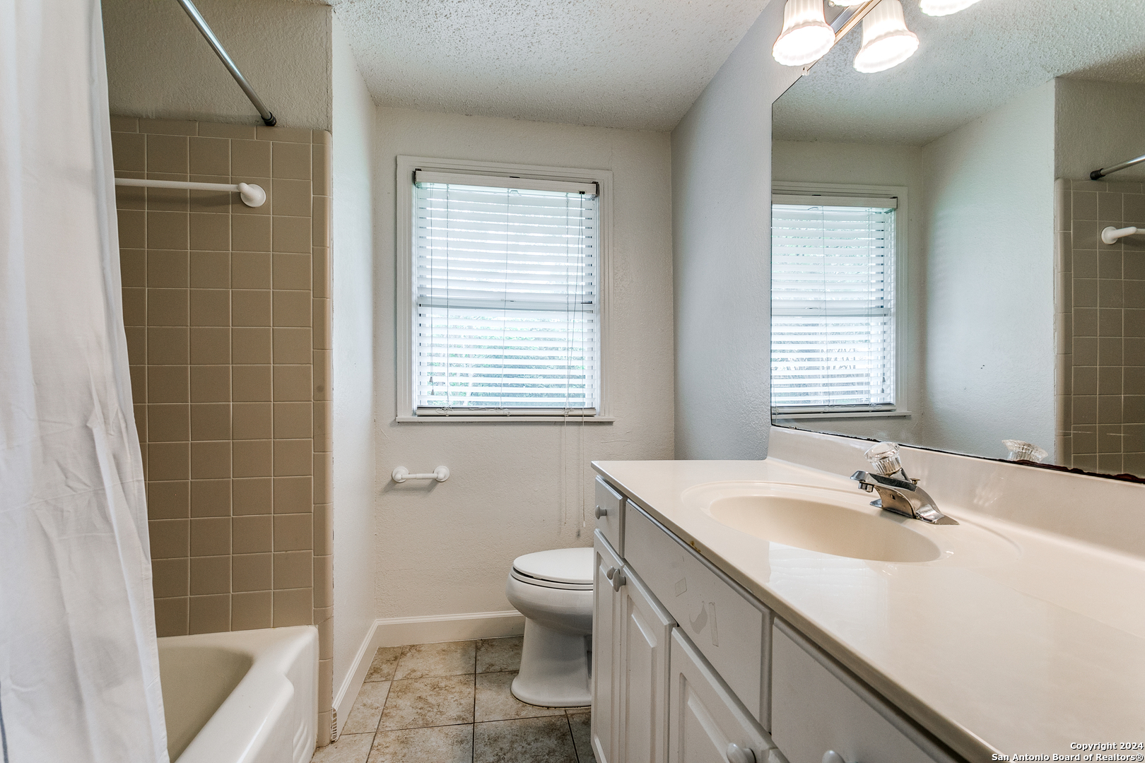 341 Tuttle Road Terrell Hills, TX 78209 - Photo 11 of 26