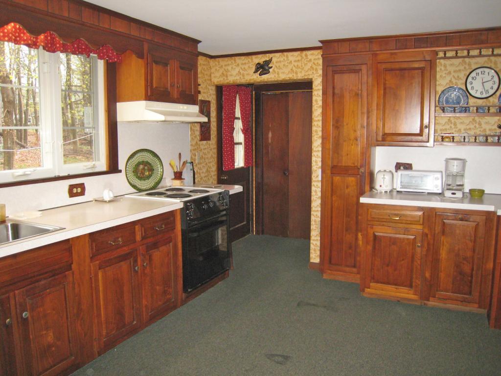 34 Shapleigh Road Kittery, ME 03904 - Photo 2 of 10 Gallery Image 2