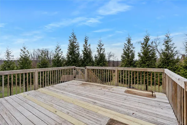 $599,000 | 9 Ralph Brach Drive, Wallkill, NY 12589