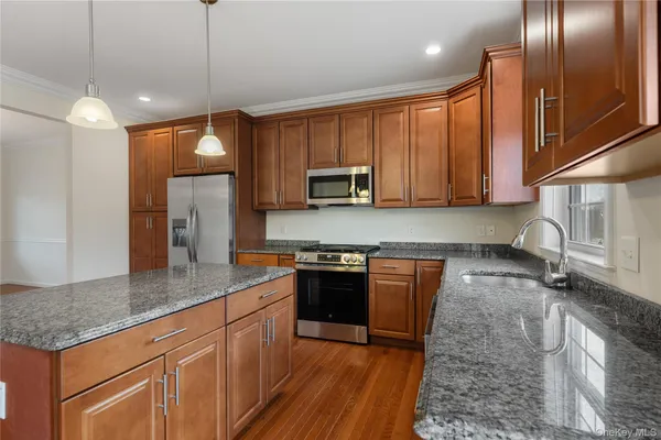 $599,000 | 9 Ralph Brach Drive, Wallkill, NY 12589