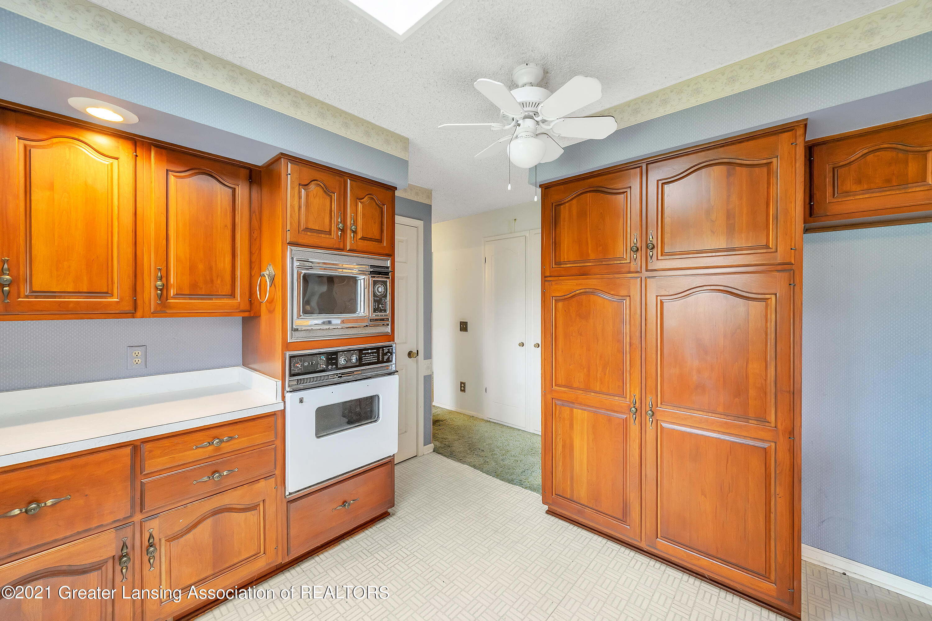 145 Three Oaks Road Okemos, MI 48864 - Photo 19 of 58 Kitchen