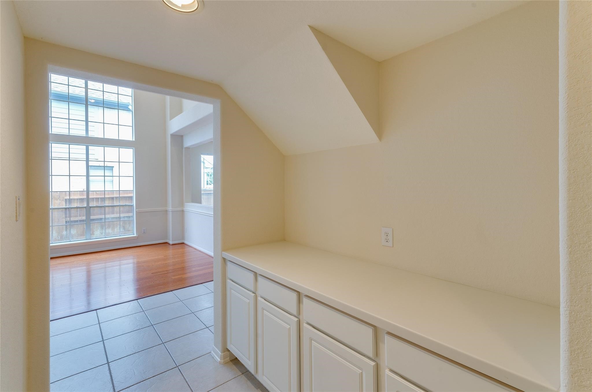 4019 Angel Spring Drive Sugar Land, TX 77479 - Photo 20 of 50 a view of an empty room and window