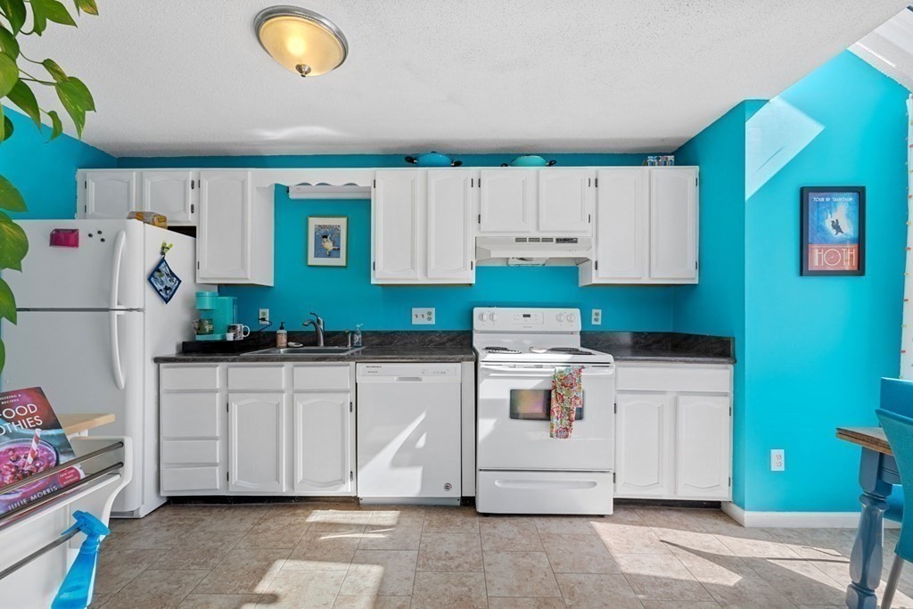 411 Maple Brook Road, Unit 411 Bellingham, MA 02019 - Photo 5 of 22 Gallery Image 5