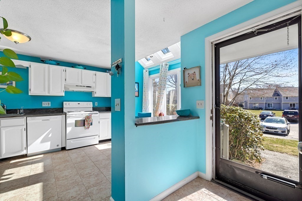 411 Maple Brook Road, Unit 411 Bellingham, MA 02019 - Photo 6 of 22 Gallery Image 6