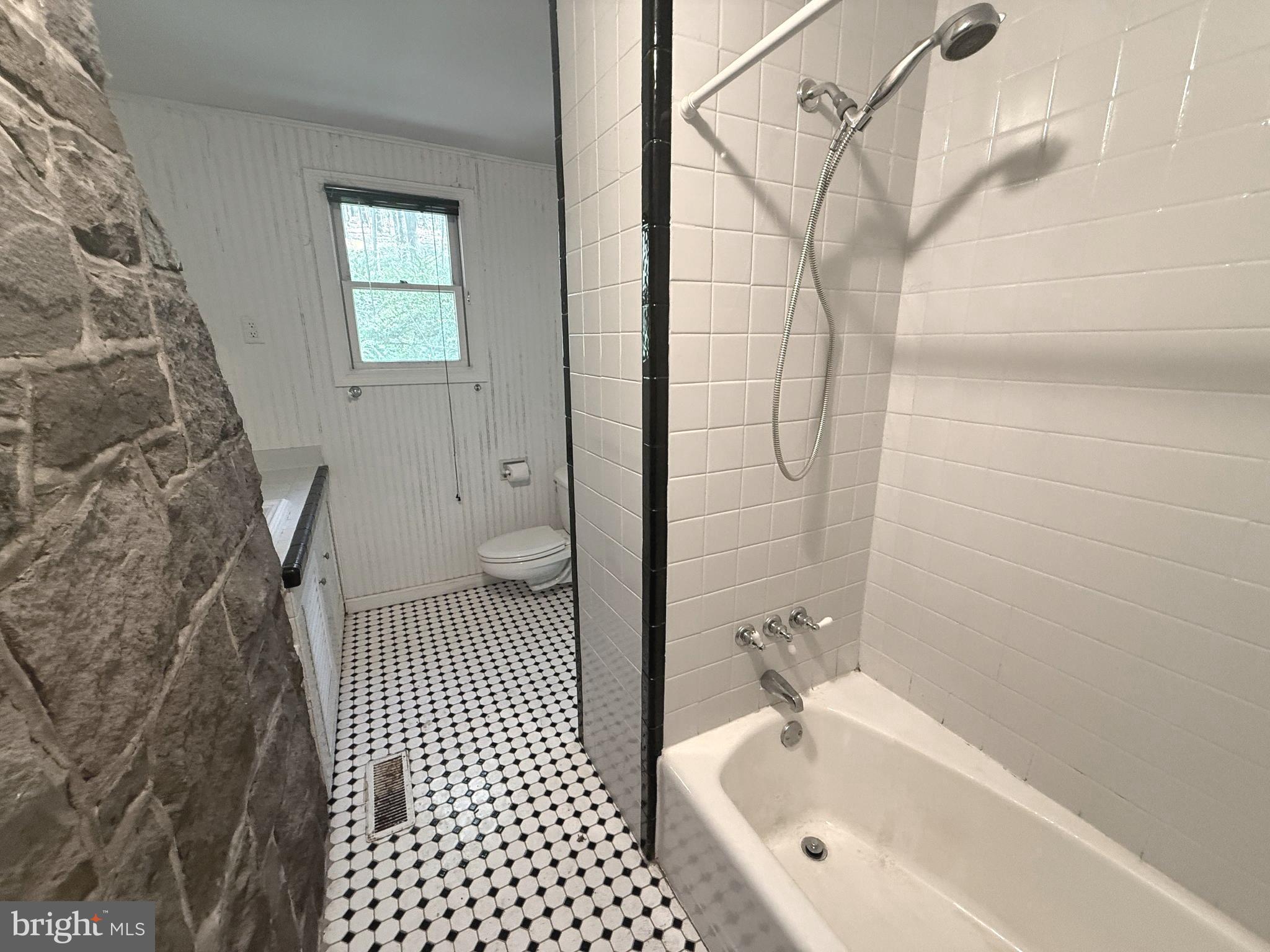 7126 Upper York Road New Hope, PA 18938 - Photo 18 of 27 Bathroom
