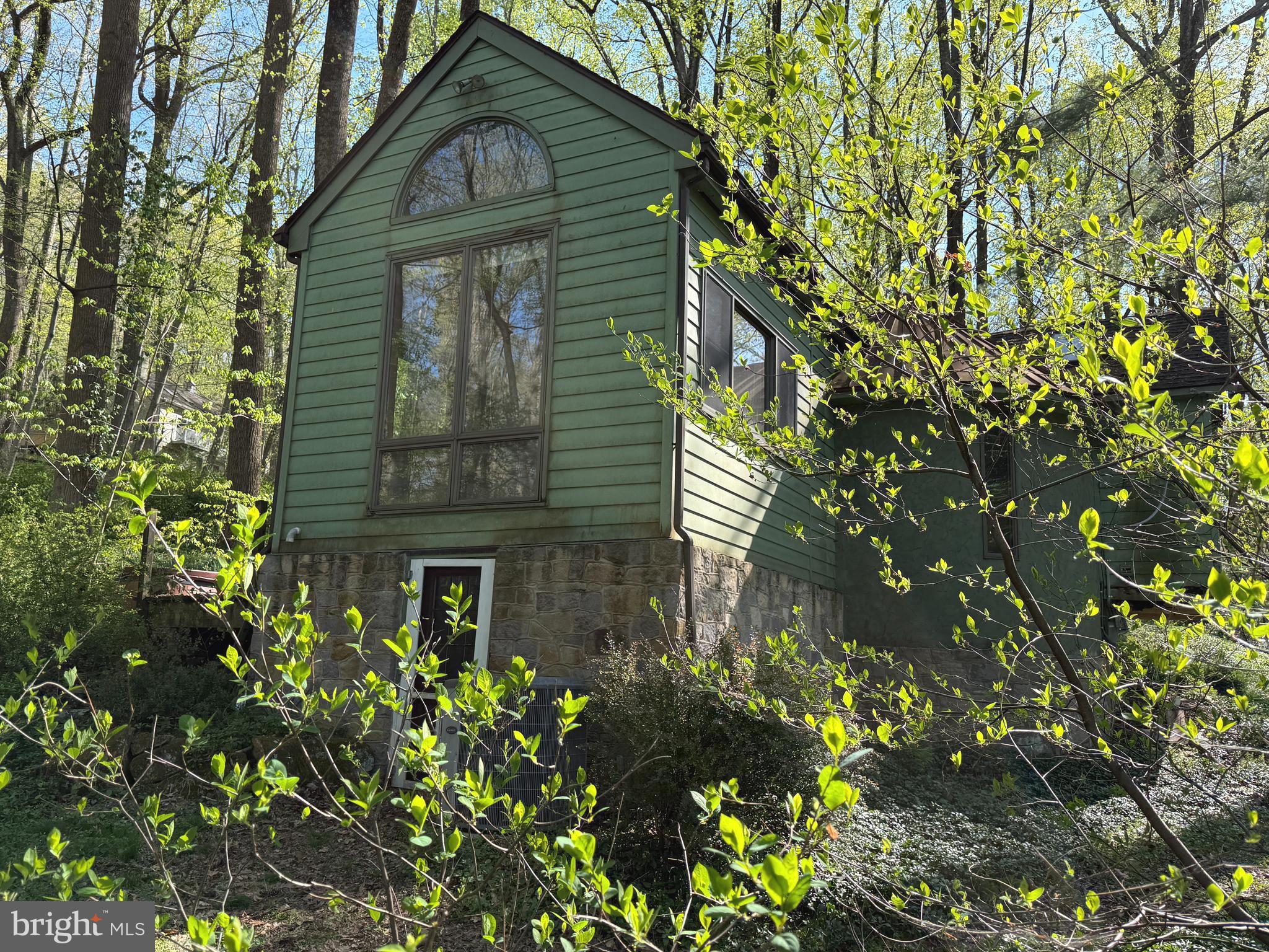 7126 Upper York Road New Hope, PA 18938 - Photo 26 of 27 View from side