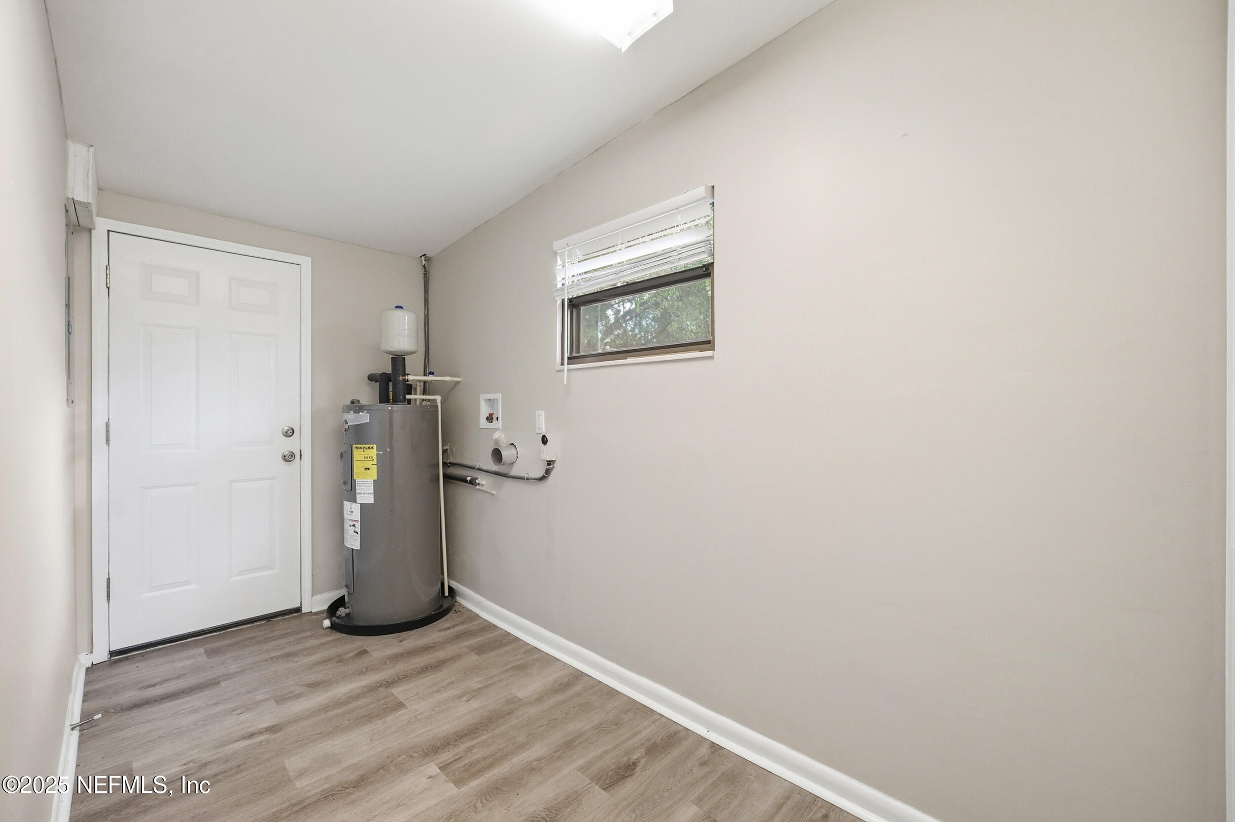 3135 Victoria Park Road Jacksonville, FL 32216 - Photo 15 of 21 a view of an empty room