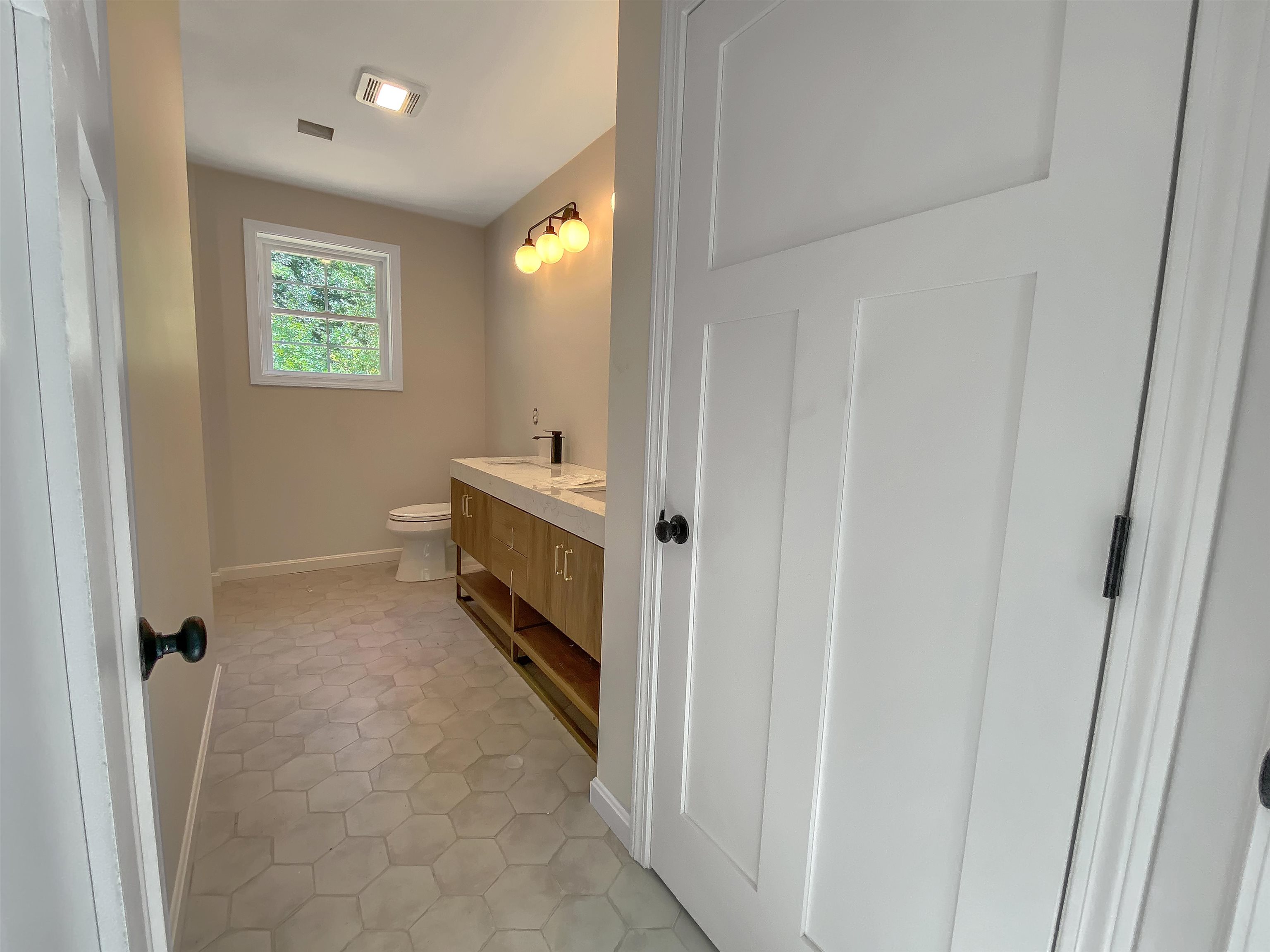 111 Danville Road East Hampstead, NH 03826 - Photo 13 of 20