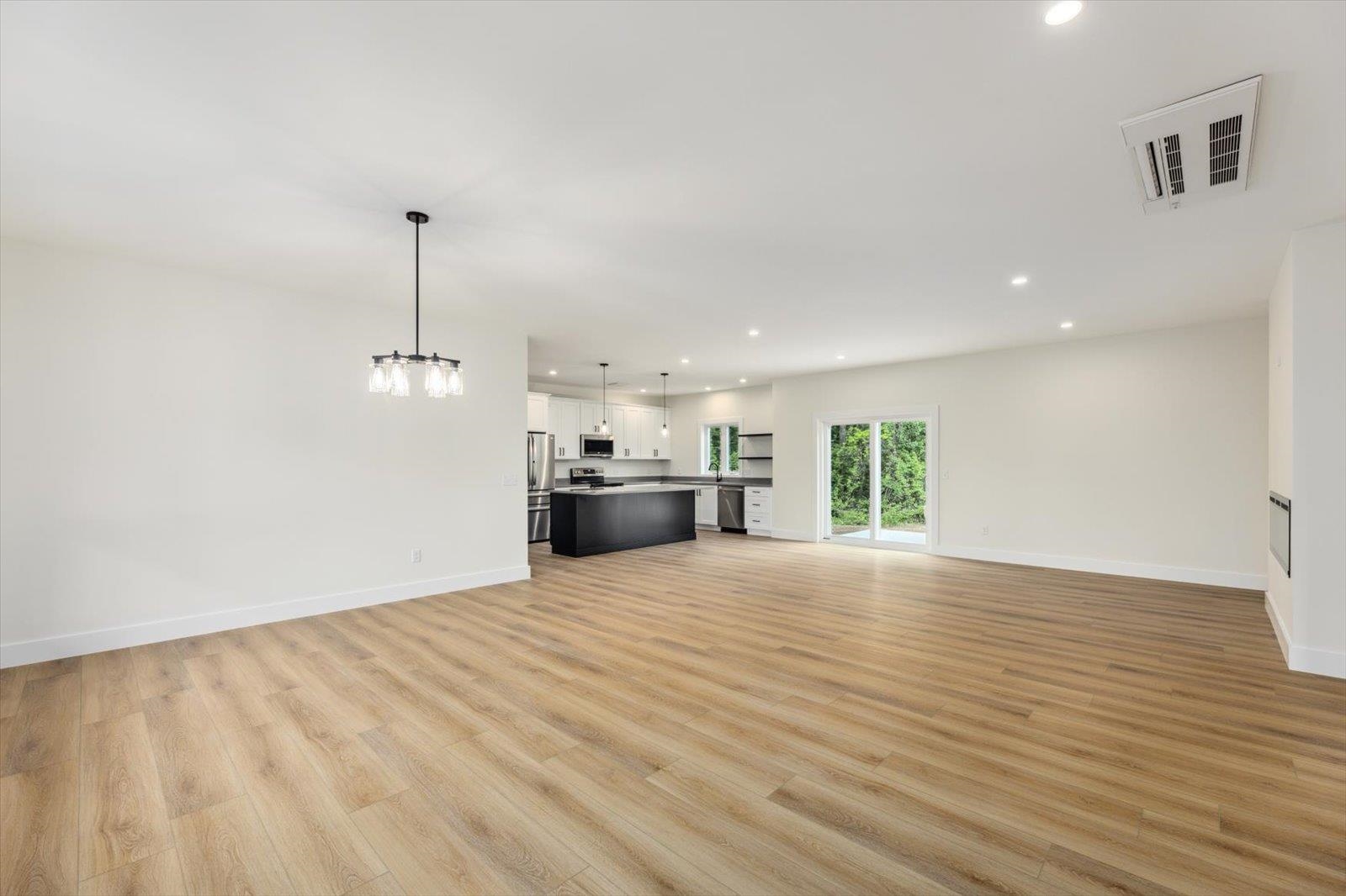 124 Forest Road Hancock, NH 03449 - Photo 2 of 27