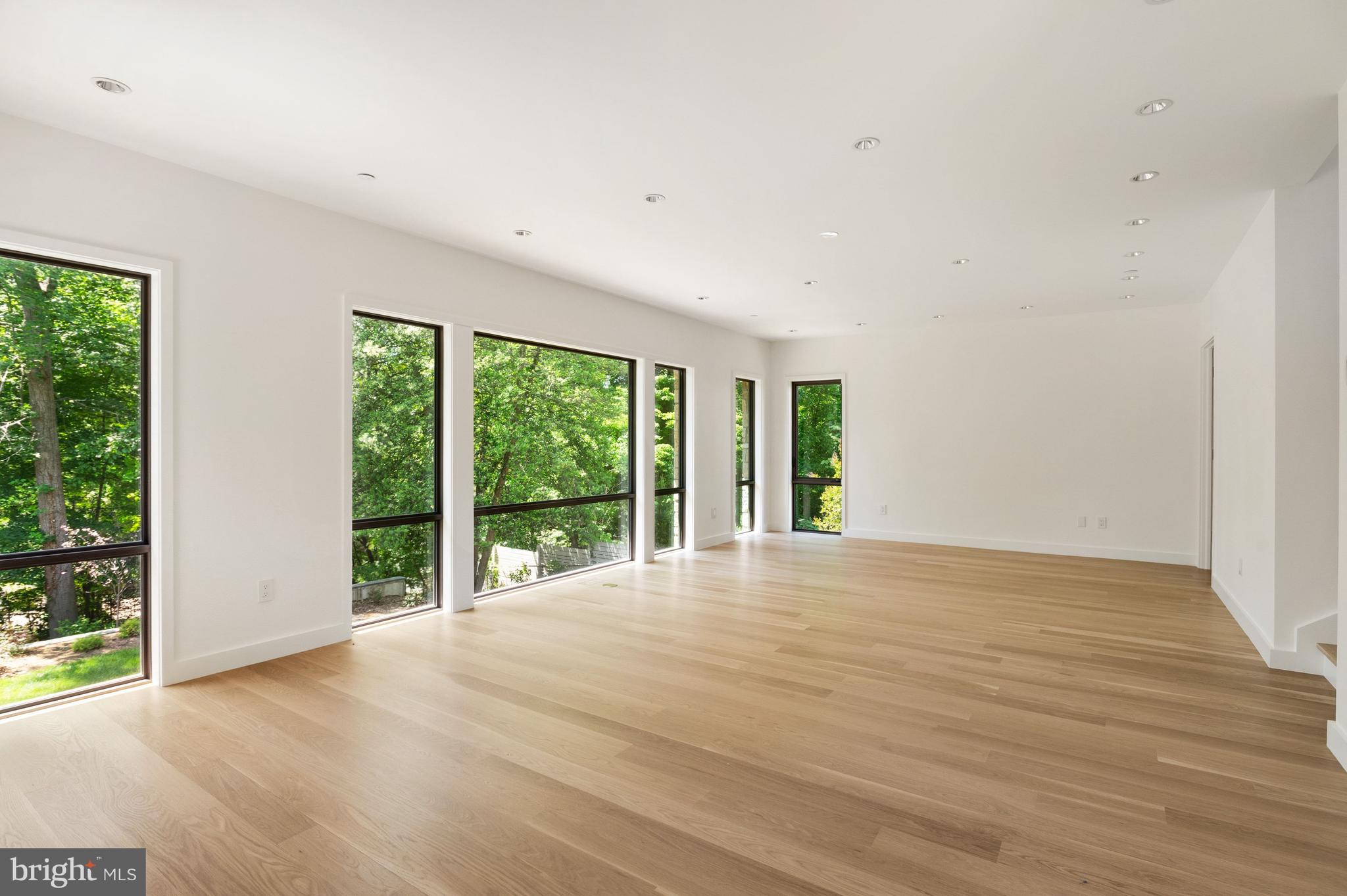 2920 Albemarle Street Northwest Washington, DC 20008 - Photo 37 of 49 Sunroom