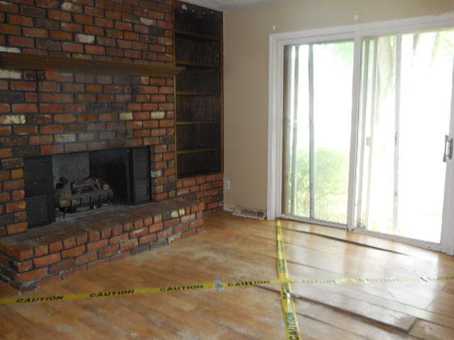 91 West Vienna Road Temperance, MI 48182 - Photo 5 of 5 20413895-4.JPG