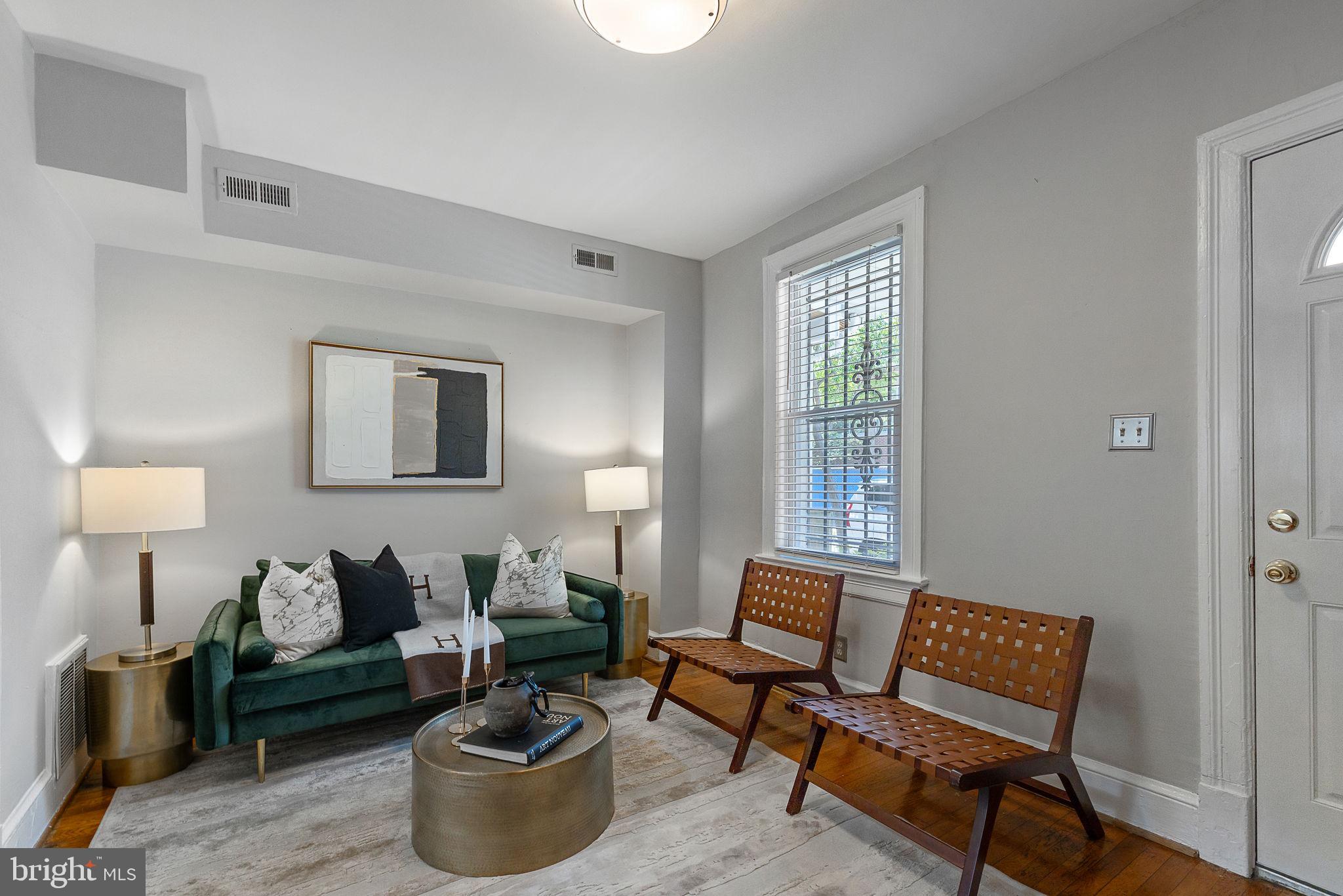 2BR/1BA row house in prime NE DC location!