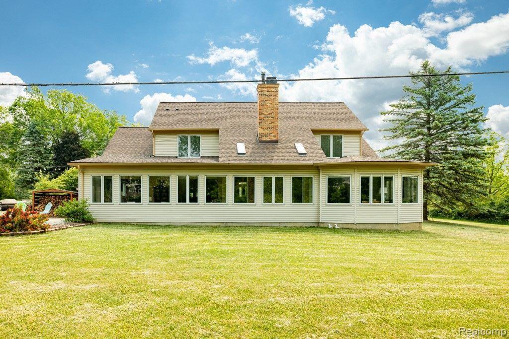 7555 Ridge Road North Canton, MI 48187 - Photo 11 of 79