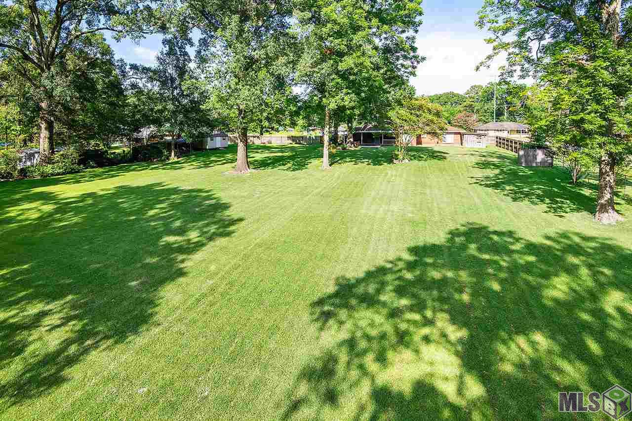 4925 West Green Ridge Drive Baton Rouge, LA 70814 - Photo 2 of 13 Backyard